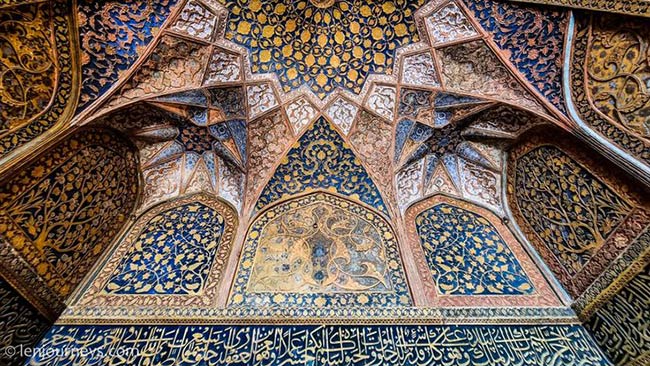 Taj Mahal: The Eternal Symbol of Love and Mughal Grandeur 3 Taj Mahal Dome