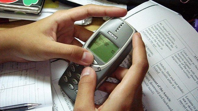 2G The Digital Shift and the Rise of SMS 1990s